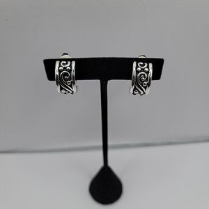 Fashion clip on earrings